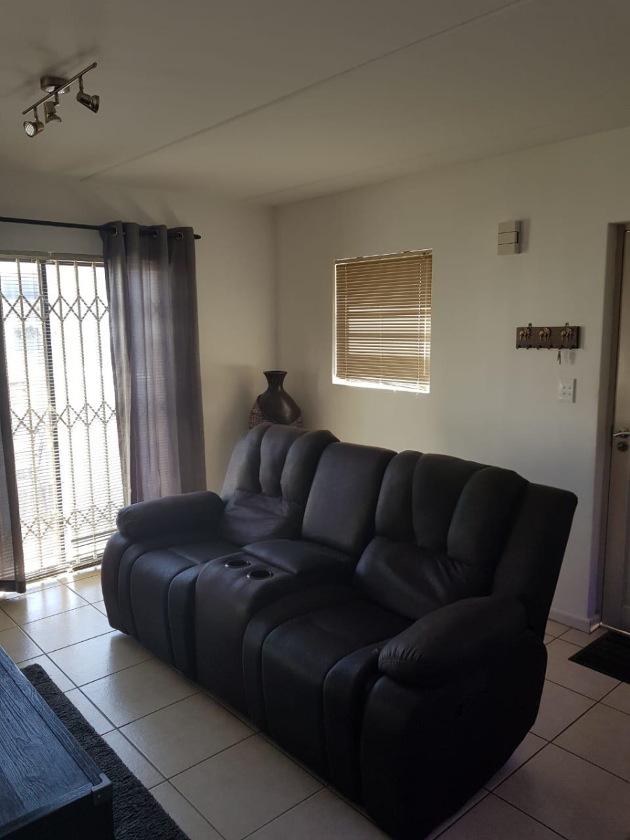 To Let 2 Bedroom Property for Rent in Burgundy Estate Western Cape